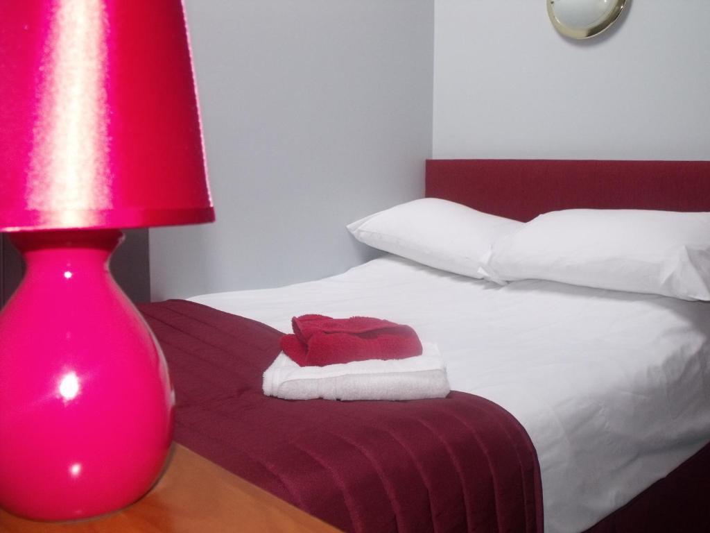 Готель Stag Coach House Carmel Номер фото